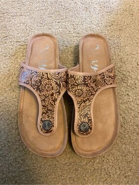 Lauriebelles Boutique Very G Floral Embossed Pink Tan Thong Sandals